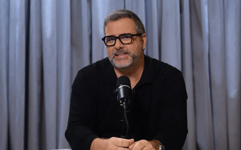 Rodrigo Alvarez entrevista especialista em turismo religioso