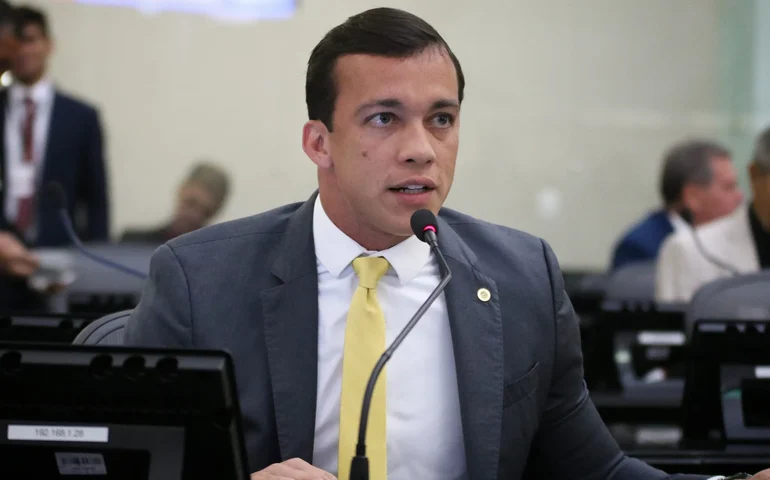 ALE: disputa de ‘menino buchudo’ fez deputado aumentar número de indicações para ganhar de colega