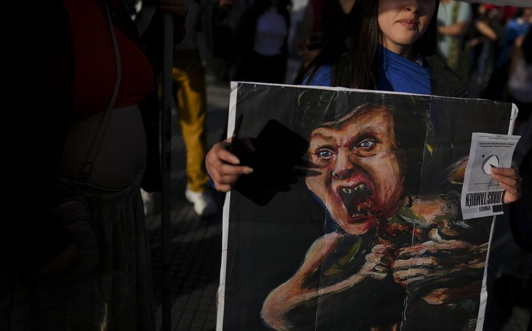 Milei quer provar subordinação a Trump, mas EUA dificilmente substituiriam o Brasil, dizem analistas