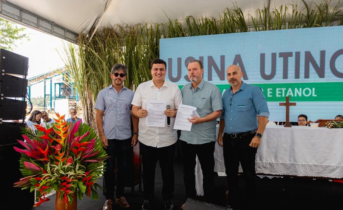 Prefeito Carlos assina comodato com a Usina Utinga