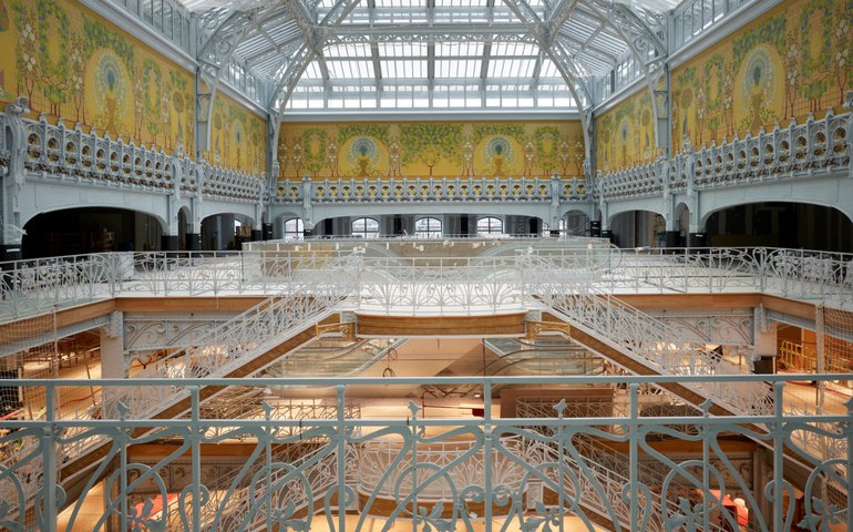 Reinaugurada, a icônica galeria Samaritaine impulsiona a reabertura de Paris