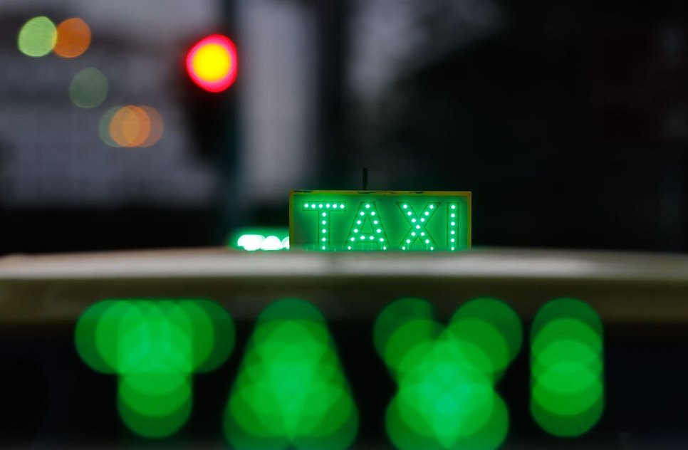 Auxílio taxista de R$ 1.000 começa a ser pago com parcela dobrada nesta terça-feira / Foto: Foto: Fernando Frazão/Agência Brasil