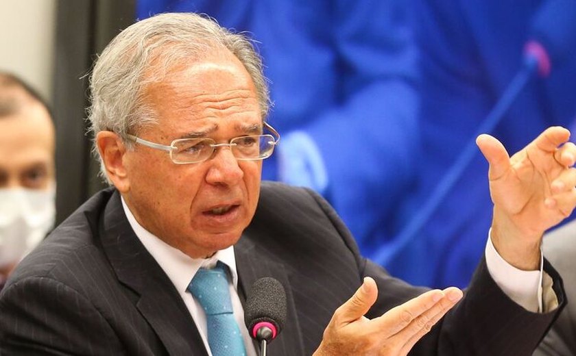 &#8216;Quem sabe se privatizar Petrobras, todo mundo vai ter petróleo?&#8217;, diz Guedes