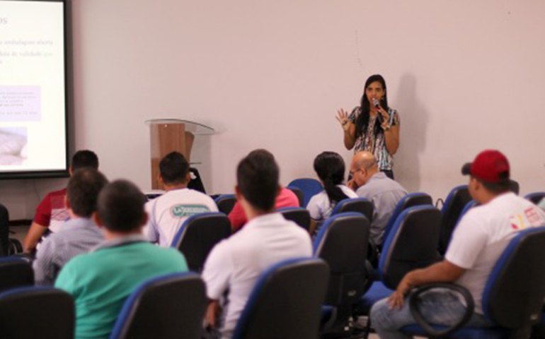 Supermercados e ambulantes recebem curso de boas práticas