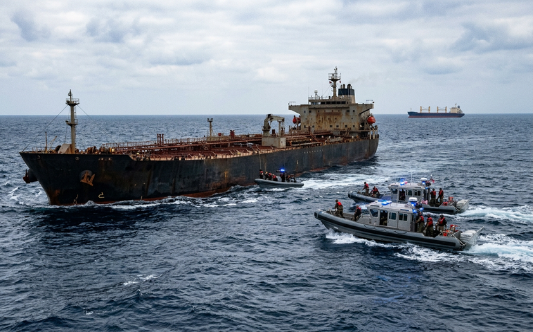 EUA buscam confiscar petroleiro e 1,8 milhão de barris de petróleo ligados a esquema entre Irã e Venezuela