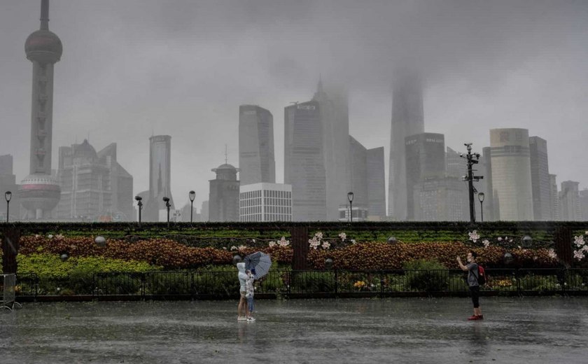 Xangai cancela voos, metrô e aulas antes de passagem de tufão pela cidade