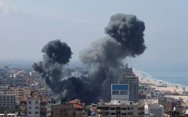 Israel recupera corpos de 6 reféns em Gaza, em momento de diálogo sobre cessar-fogo