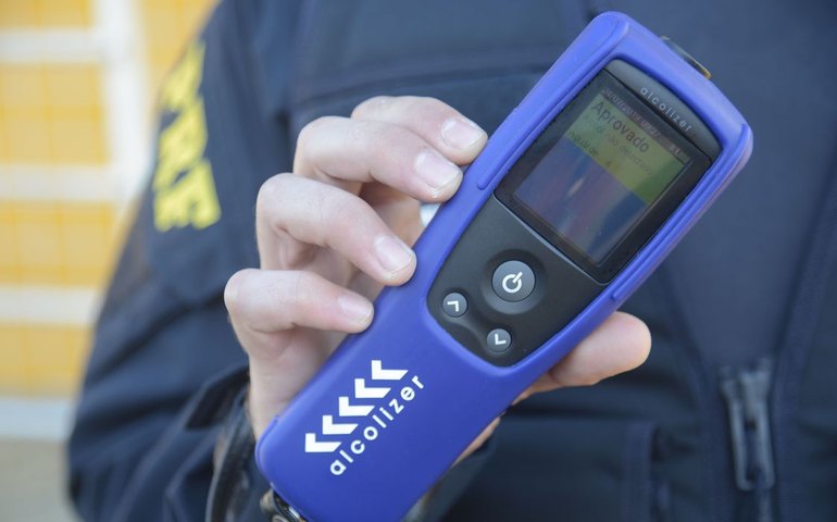 Vereadores terão que fazer teste de bafômetro para participar de sessões em cidade na Paraíba