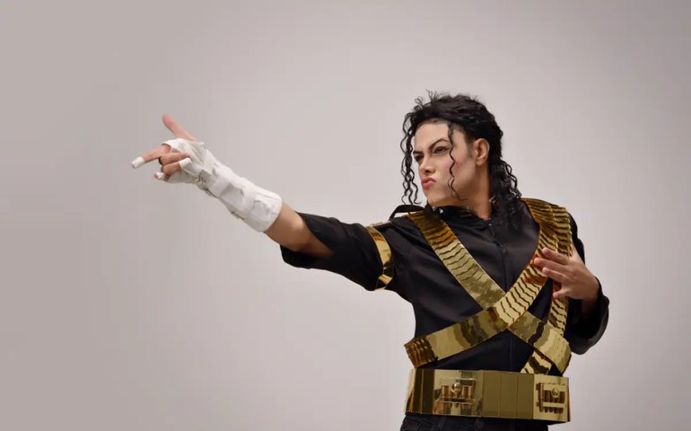 Rodrigo Teaser apresenta 'Tributo ao Rei do Pop' no Teatro Gustavo Leite