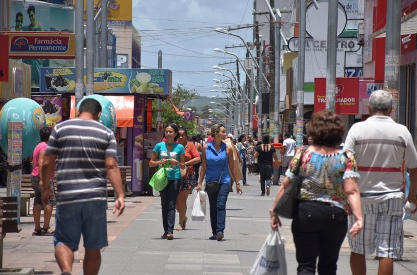 Comércio de Maceió aposta em diversidade de produtos e serviços para o Dia dos Namorados