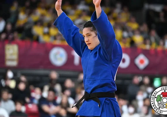 Mayra Aguiar conquista ouro no Grand Slam de Tóquio de judô
