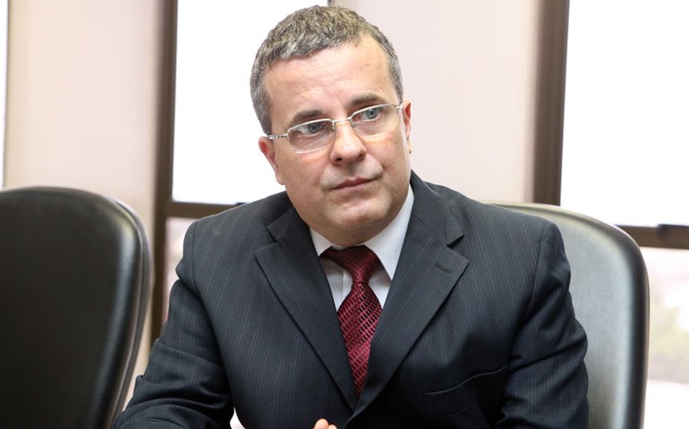 Juiz nega liminar pedida por Miranda e Gomes para sustar Comissão Processante