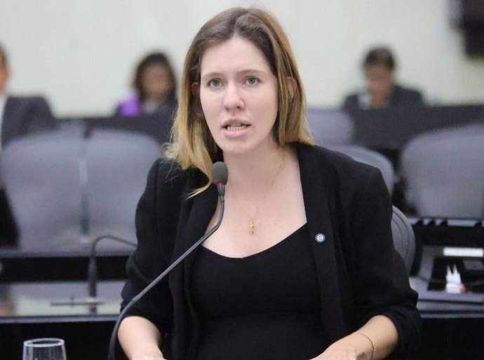 Cibele Moura apresenta emenda para garantir efeitos retroativos em promoções de militares em Alagoas
