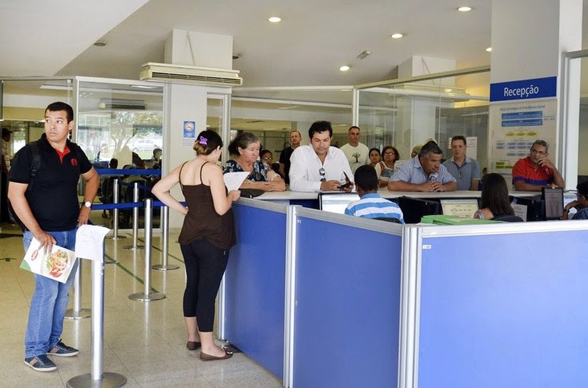Presidente Lula sanciona lei para reduzir filas do INSS