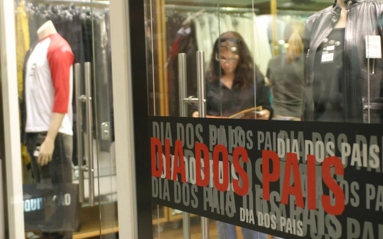 Lojistas de shoppings esperam vendas no Dia dos Pais 15% maiores ante 2021
