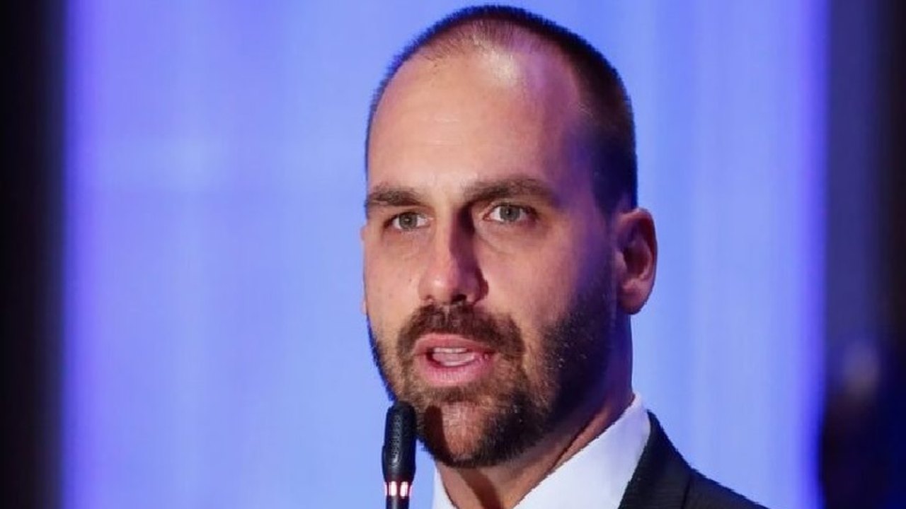 Eduardo Bolsonaro fala em convocar ministra por ligação com milícia