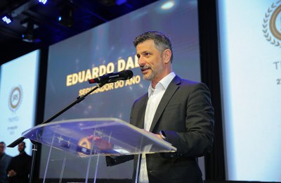 CEO da HDI Seguros recebe o Troféu JRS na categoria Segurador do Ano