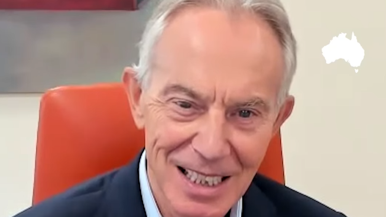 Em SP, Tony Blair diz que empresas vão ter que usar IA e que não haverá outro caminho