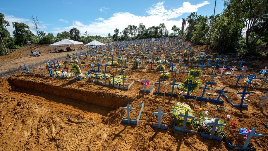 Negacionismo fez brasileiros "perderem" 3,4 anos de vida na pandemia