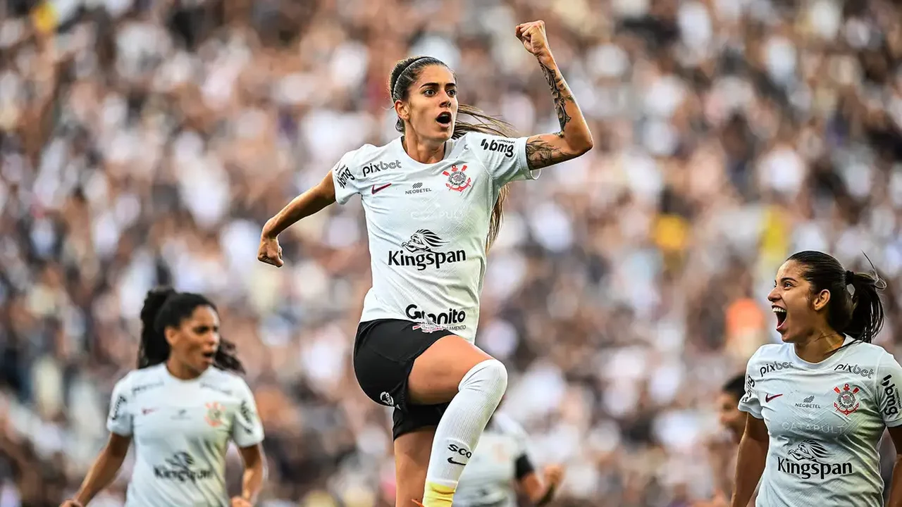 Corinthians e São Paulo rivalizam na final do Brasileiro Feminino