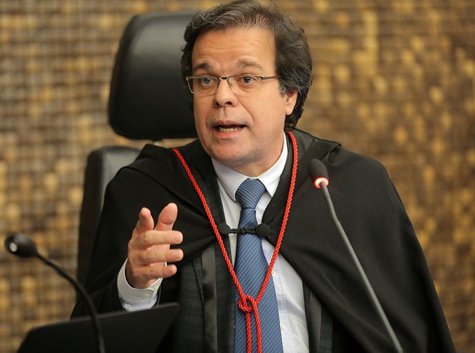 Unimed deve fornecer radioterapia a paciente com câncer de mama, decide TJ