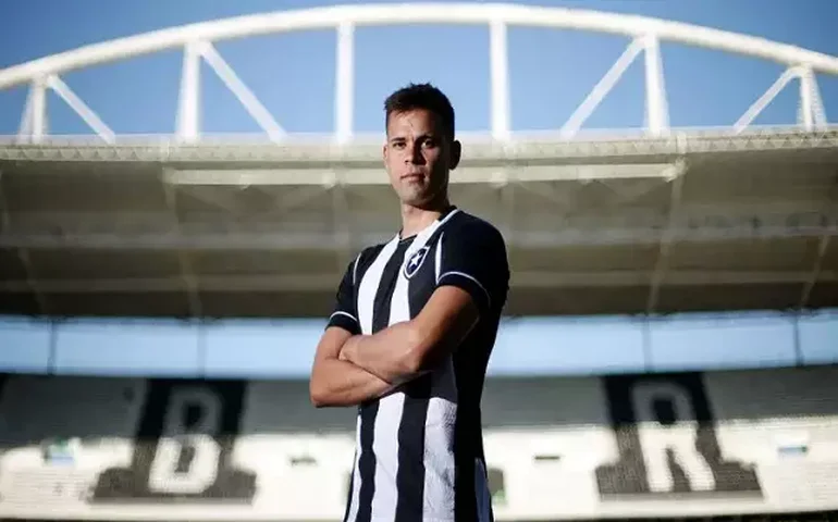 Jacob Montes vai passar por cirurgia Botafogo; Jeffinho e John ficam afastados por oito semanas