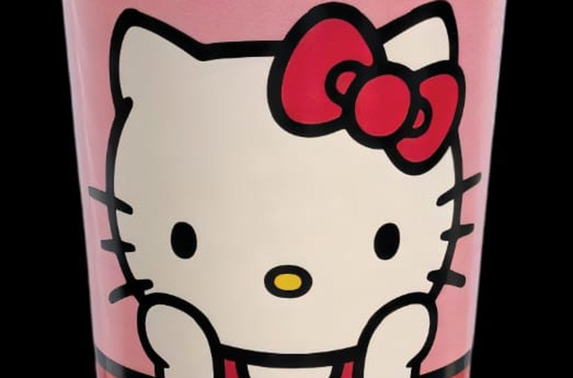 Com o sucesso da campanha, Bob's amplia parceria com Hello Kitty e lança Copo Surpresa com mini pelúcias