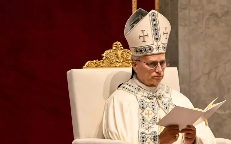 Papa defende projetos de paz e critica estratégias armadas