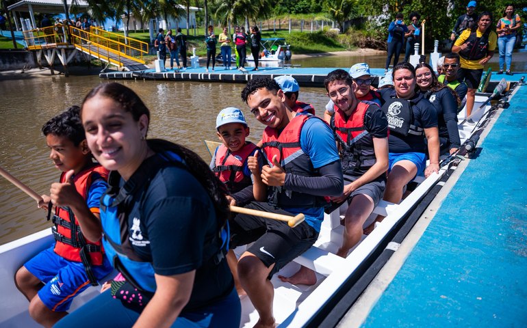 Alunos da Educação Especial de Maceió vivenciam esporte, arte e contato com a natureza