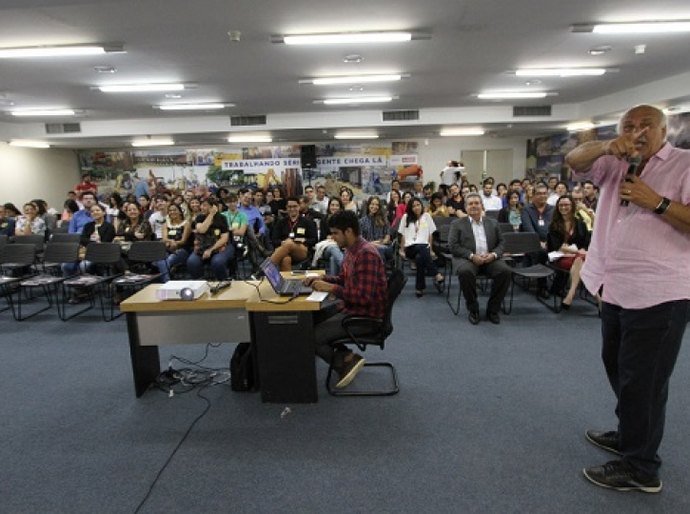 Secom Alagoas promove encontro de jornalistas com Márcio Canuto