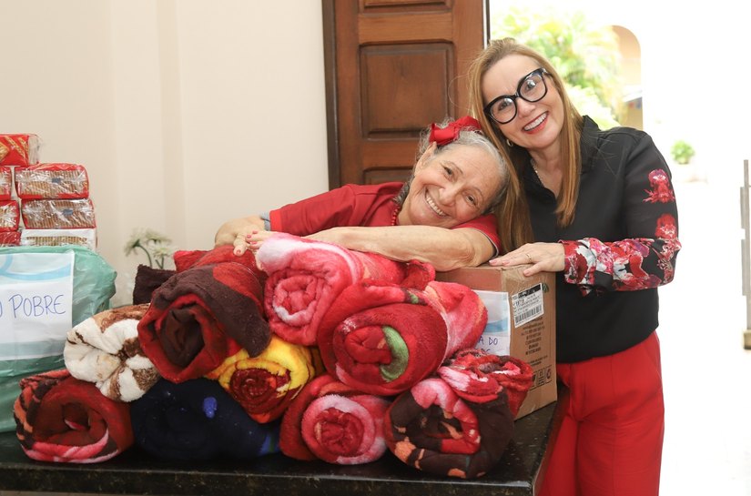 Casa do Pobre e Igreja Presbiteriana recebem donativos da campanha “Aquecendo Vidas”