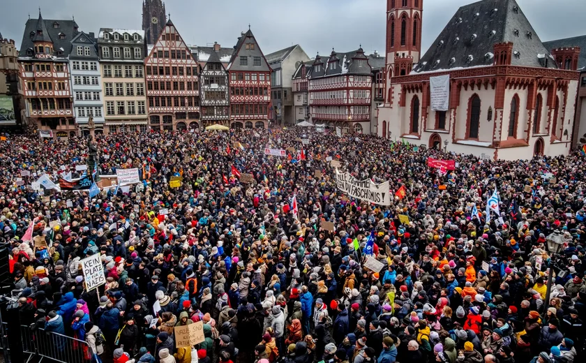 Mais de 100 mil pessoas protestam na Alemanha contra o partido de extrema-direita AfD 