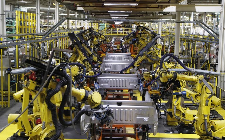 Robôs industriais são o futuro, mas será necessária 'uma estratégia coordenada', diz especialista