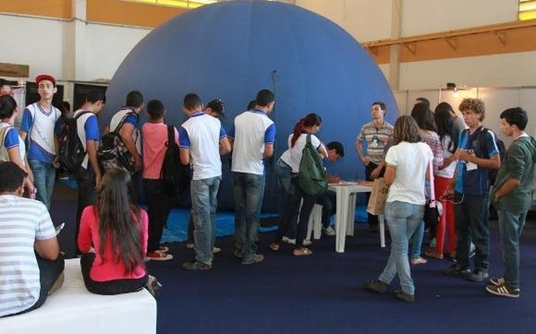 Astronomia é destaque em evento no Centro de Convenções