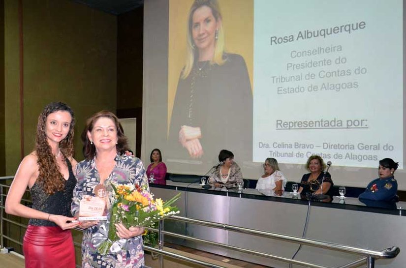 Celina Bravo representa a presidente do TCE/AL no Prêmio Selma Bandeira