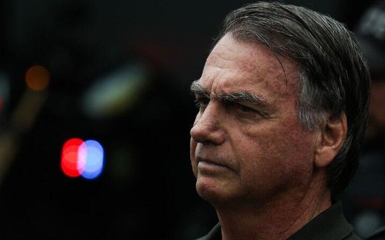 Equipe médica de Bolsonaro atualiza estado de saúde do ex-presidente: sem previsão de nova cirurgia