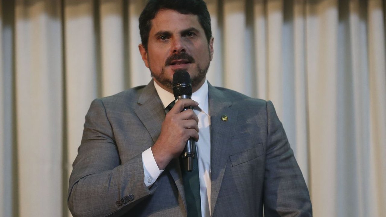 Marcos do Val disse que Moraes o orientou para conversa com Bolsonaro
