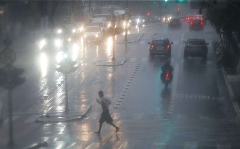 SP: Defesa Civil alerta para chuvas fortes até sexta-feira