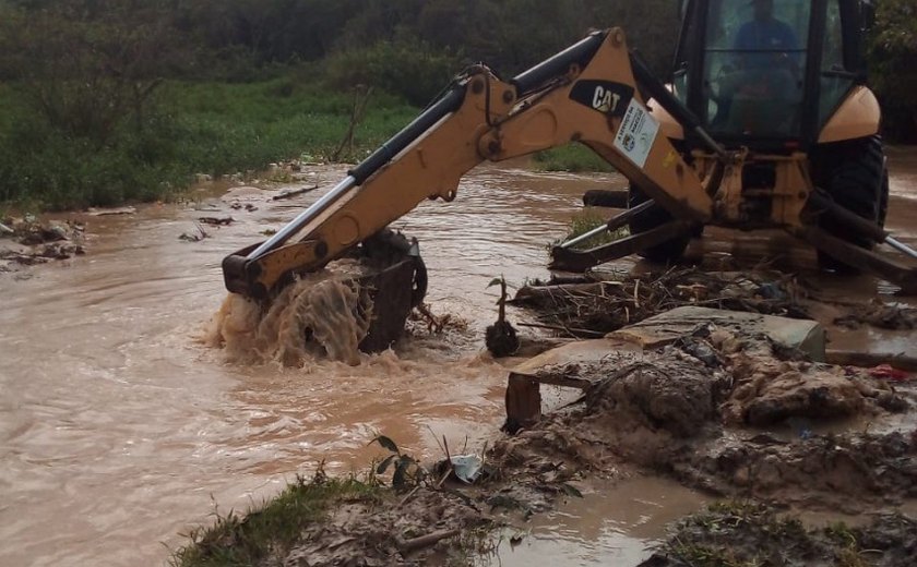 Desenvolvimento Sustentável inicia desassoreamento do Riacho do Silva no Bebedouro