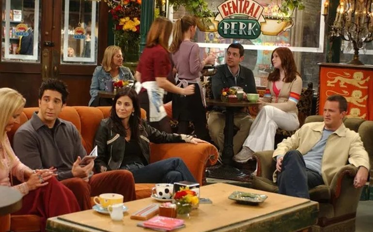 Criadora de &#8216;Friends&#8217; doa US$ 4 mi após assumir falta de diversidade na série
