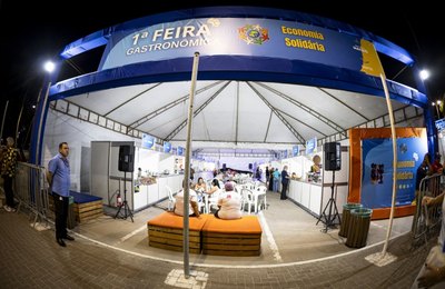 1ª Feira Gastronômica da Economia Solidária movimenta praia de Pajuçara