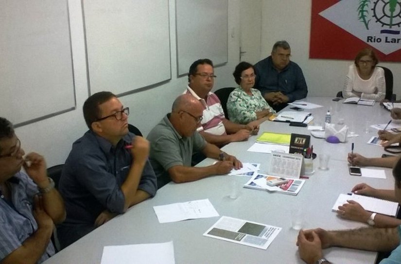Prefeita de Rio Largo reúne secretários e traça metas para 2016