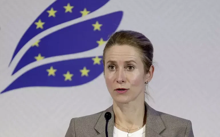 UE apresenta novo projeto para defender 'democracia'