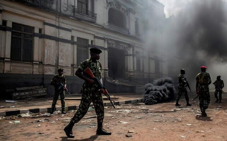 Forças leais ao governo do Benim retomam controle após tentativa de golpe