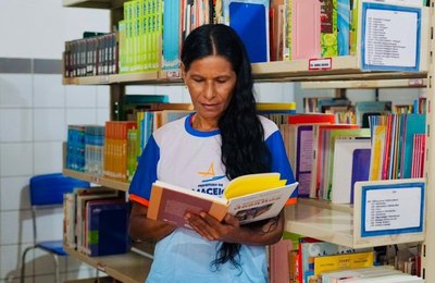 Do medo à coragem: aos 51 anos, dona de casa volta a estudar e quer escrever a própria história