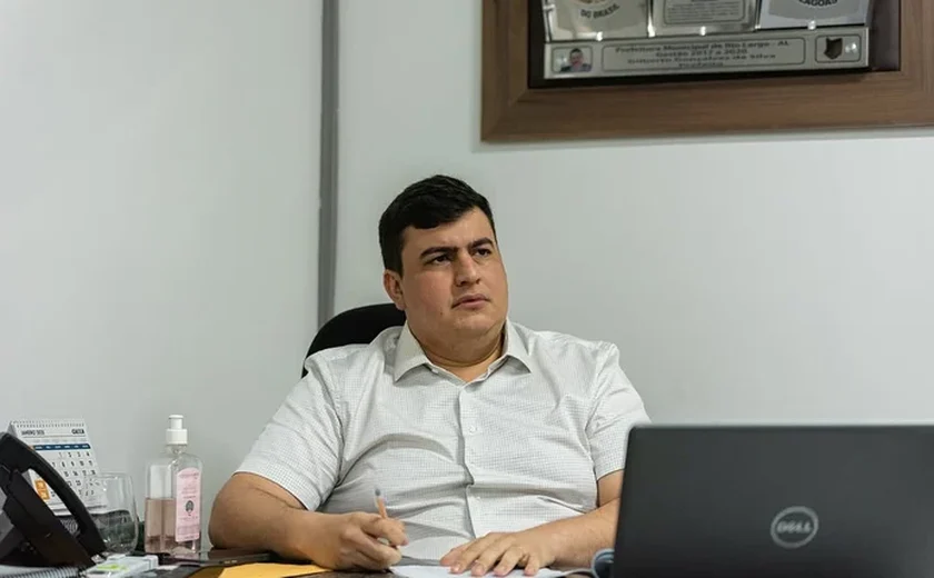 Câmara de Rio Largo revoga carta de renúncia polêmica de prefeito e vice