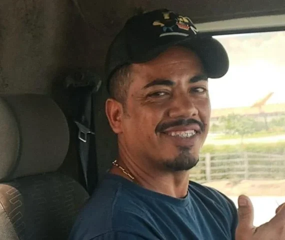 É de Arapiraca o jovem que morreu preso às ferragens após caminhão tombar na AL-220, em Batalha