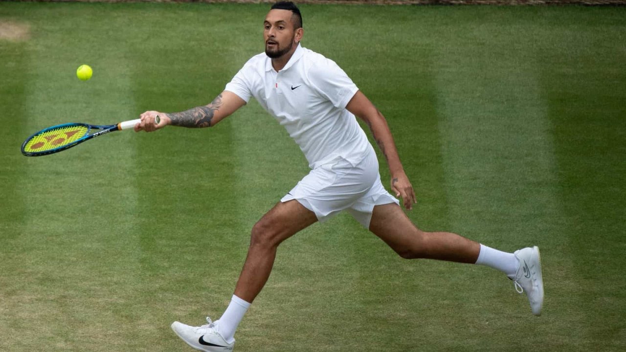 Nick Kyrgios, presente nas quartas de Wimbledon, é acusado de agredir ex-namorada