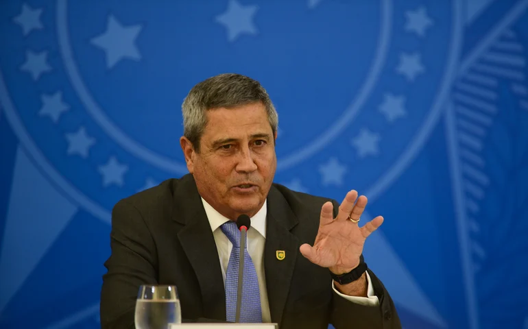 Multas aplicadas pelo TSE a Bolsonaro podem chegar a quase R$ 800 mil