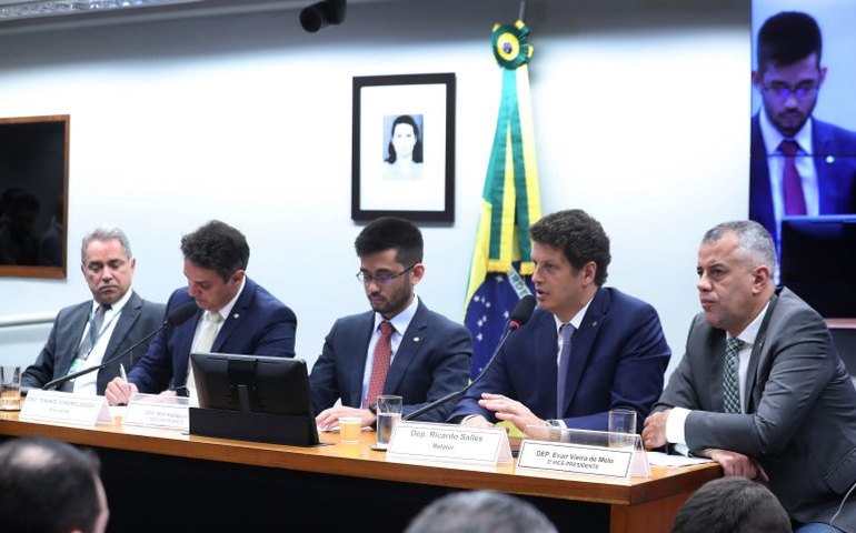 CPI do MST aprova convocação de Stédile e José rainha, líderes de movimentos de sem-terra